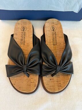 WHITE MOUNTAIN Footbeds Black Bow Slide Boutique Sandals Cork Footbed Comfort